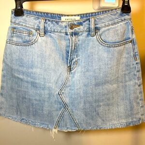 Skirt Women's Size 27 Light Wash Blue Denim Button Fly.